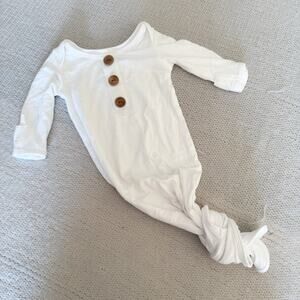 Caden Lane White Bamboo Knotted Gown Baby Photo Sleeper Outfit - 0 to 3 Months